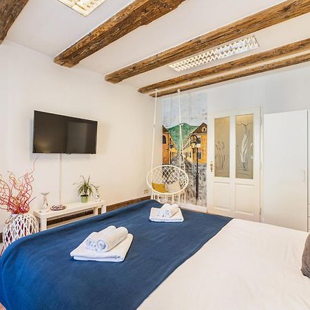 Lamp House Apartment Брашов Екстериор снимка