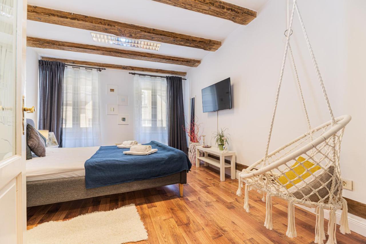 Lamp House Apartment Брашов Екстериор снимка