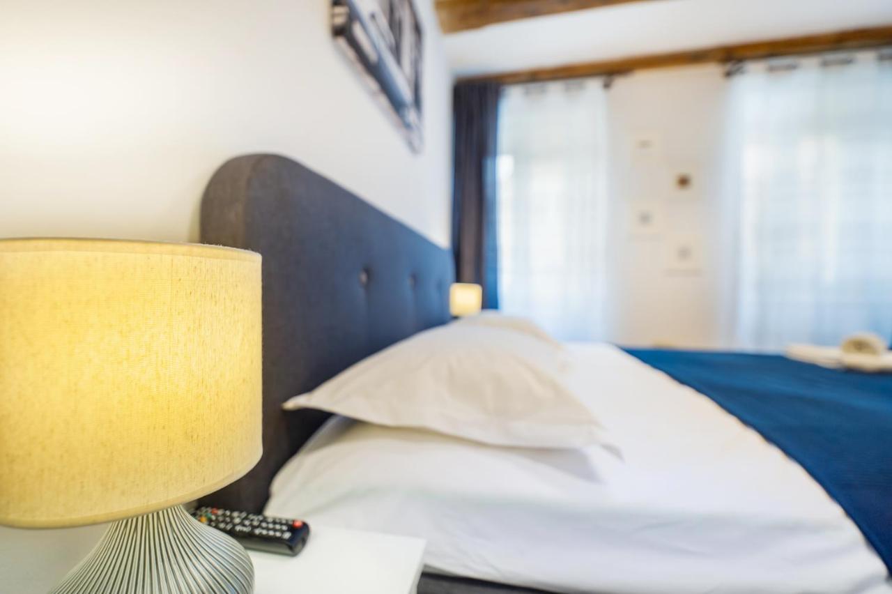 Lamp House Apartment Брашов Екстериор снимка